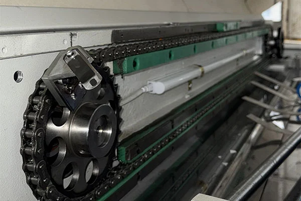 フルサーボ技術はどのようにしてスクリーン印刷の限界を押し広げているのでしょうか?